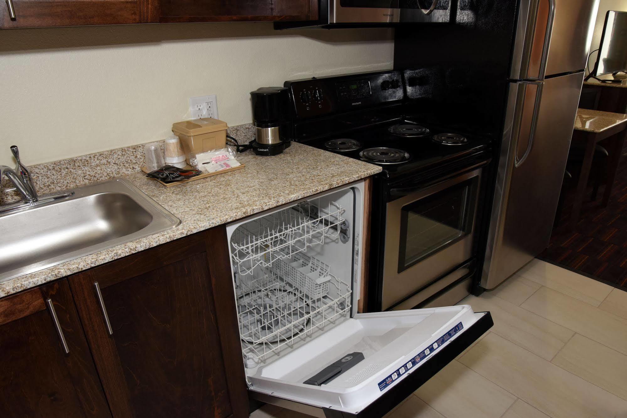 Home Away Kitchen Suites Enid Exterior photo